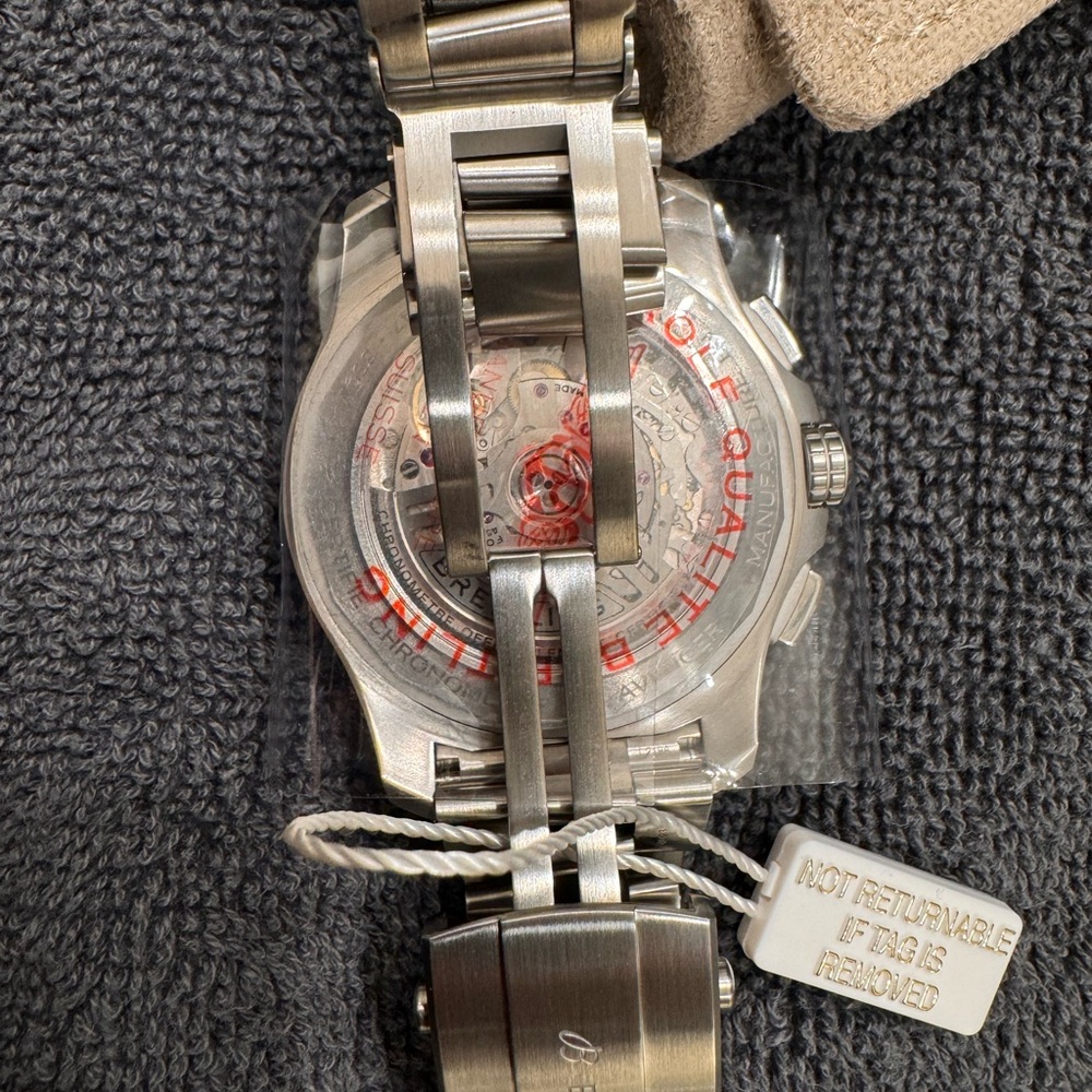 Breitling Avenger Green Dial BNIB - Picture 3 of 7